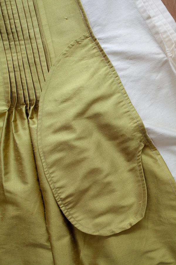 Sienna Dress Sewing Pattern - Intermediate Level - Featuring Pintucks, French Seams, and Invisible Zip Details, Suitable for Linen and Silk Fabrics, Sizes 4-28