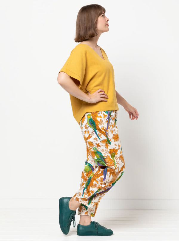 Side view of Bob Woven Pant Sewing Pattern – Balloon-shaped pants made from washed linen, light wool, rayon, or crepe fabric.