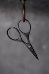 Merchant & Mills Baby Bow Scissors 6.75cm black steel for precise thread snipping