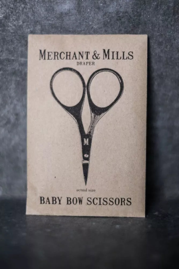 Merchant & Mills Baby Bow Scissors 6.75cm black steel for precise thread snipping