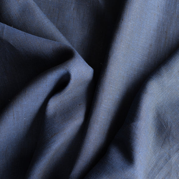 Midnight Chambray Linen Fabric – yarn-dyed black on navy chambray weave with soft texture